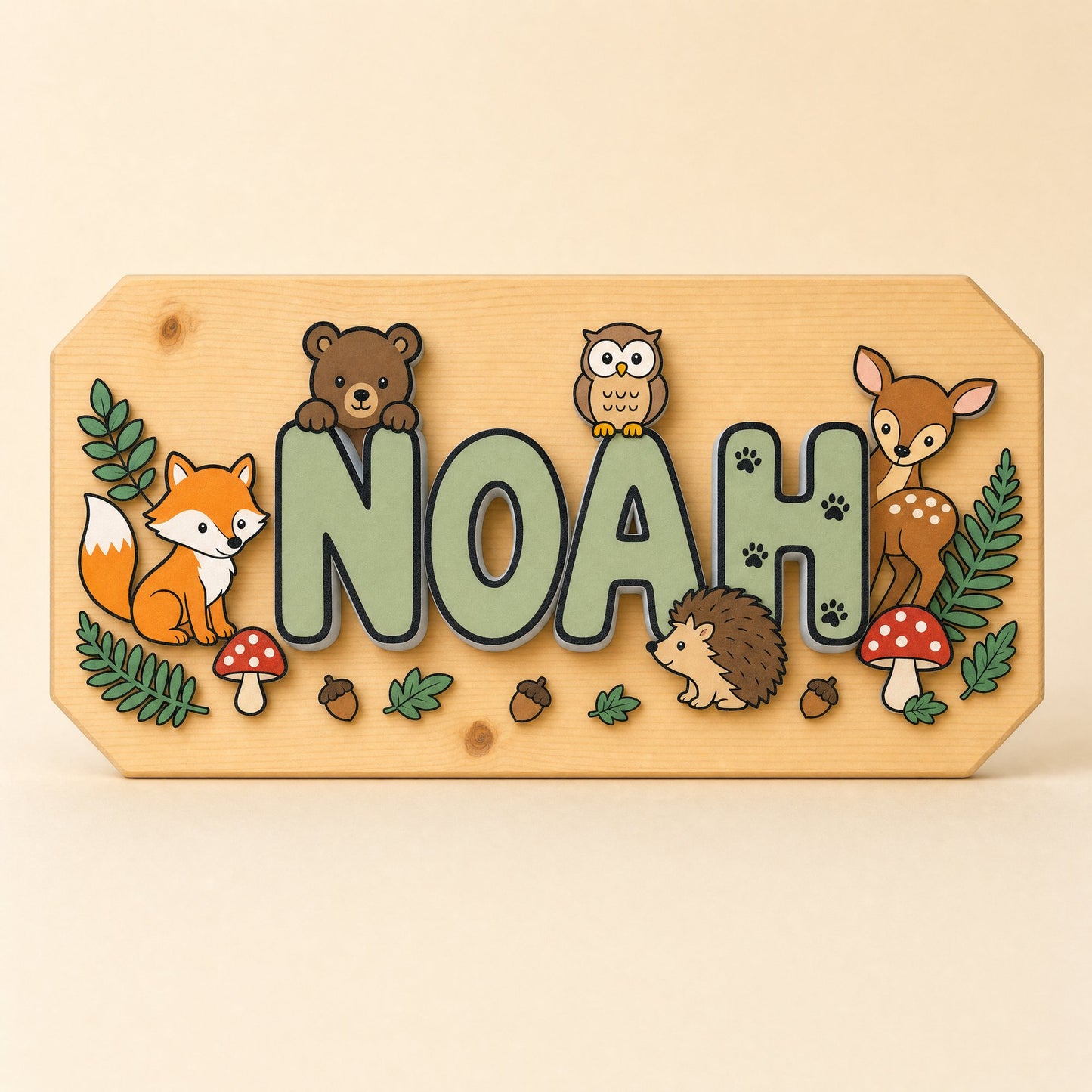 Namensschild Noah, Motiv Waldtiere: Bärchen, Fuchs, Eule und Igel, Buchstaben in Salbeigrün