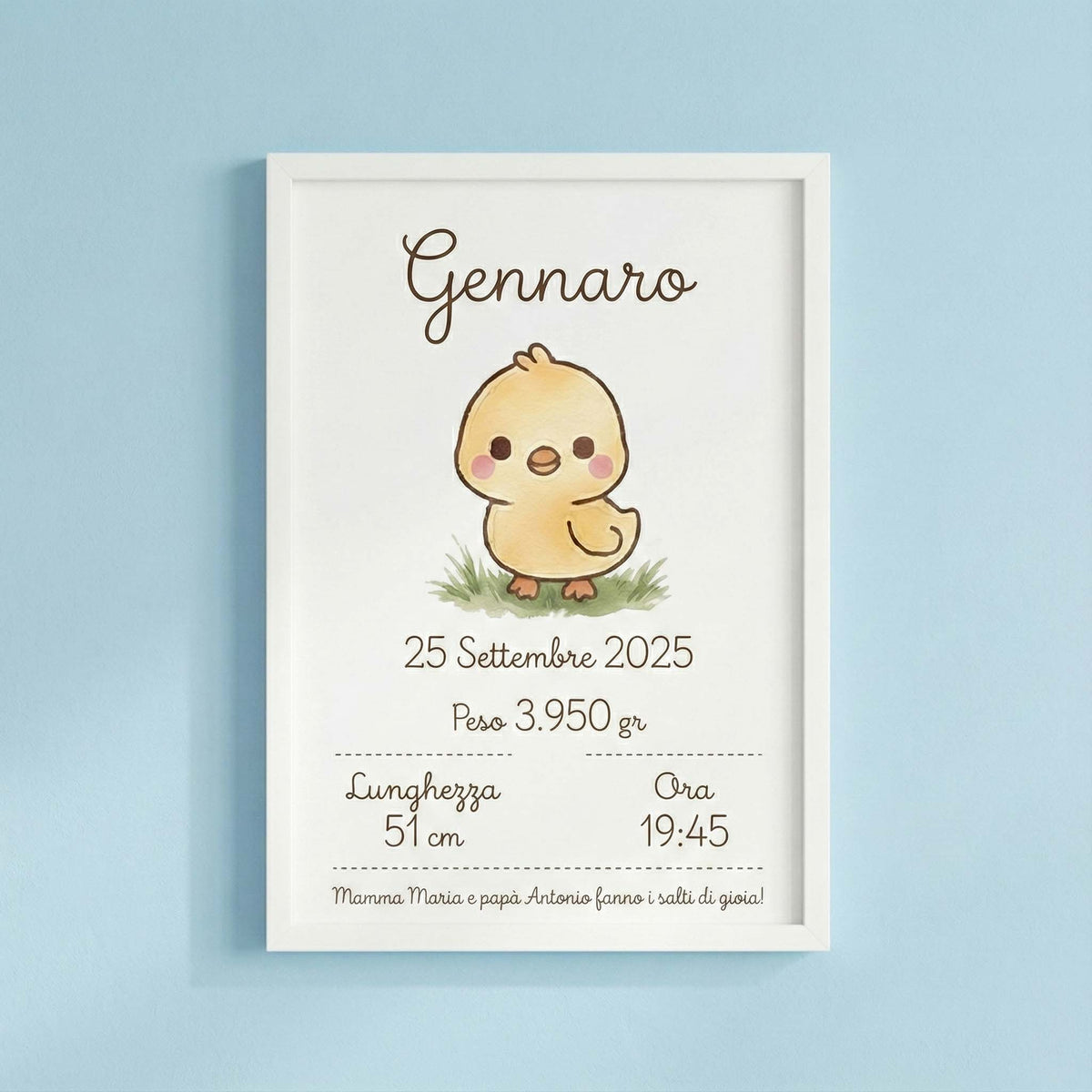 Geburtsposter mit Aquarell-Küken, Name Gennaro und Geburtsdaten, weißer Rahmen 20×30 cm, hellblauer Hintergrund